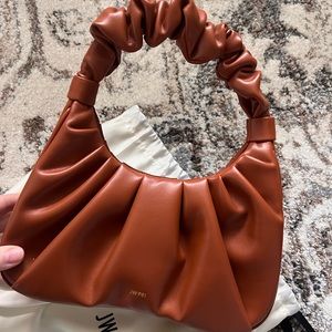 Bag w/ dust bag - like new!